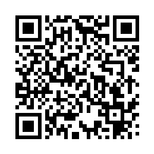 而街道中的一栋强者驿馆之中飞出一群人二维码生成
