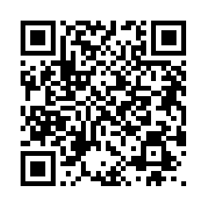 而贯穿天地间冰晶巨柱越来越往下延伸二维码生成