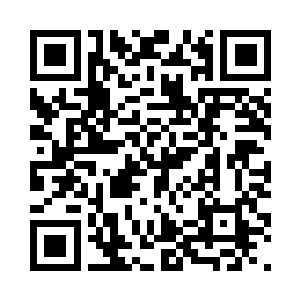 而车模也十分配合的摆出各种妩媚诱人的姿势二维码生成