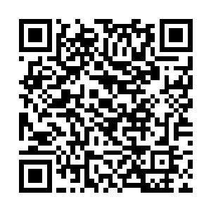 而近几年已经长大成人的马易也开始频繁地四处征战二维码生成