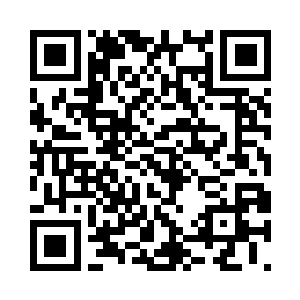 而这件事自然是由两位美女全权负责的二维码生成