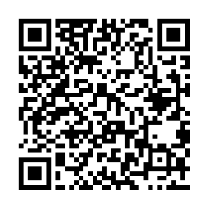 而这条水痕还在锲而不舍的往桌子的另一头蔓延二维码生成