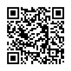 而那三个手握长刀的人听到这话时二维码生成