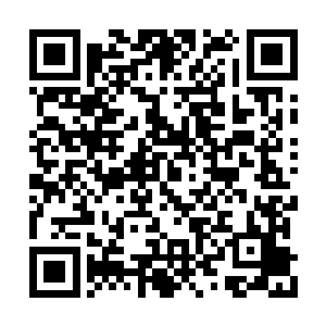 而那三根长矛则是准确无误的命中三人心脏部位二维码生成