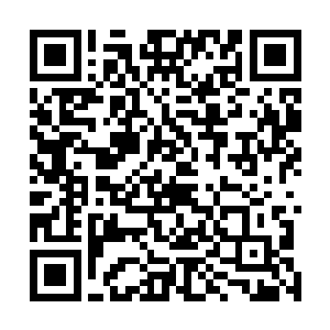 而那位只会喝茶看报打毛线的副科长还特别喜欢煲电话粥二维码生成