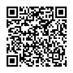 而酒吧里的人包括约翰在内都用看白痴的目光看着夏云杰二维码生成