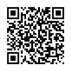 而黄裳经常是和秋紫菡双双出席的二维码生成