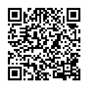 耿剑锋通过望远镜看到了郑晓水用枪顶住了苏晓红的太阳二维码生成