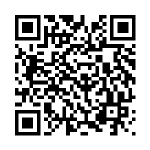 聂离跟司空易有一茬没一茬地聊着二维码生成