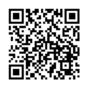 背倚靠在电梯口按了下下去的按钮键二维码生成