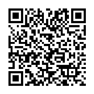 背后崖上的蒙面人与北狄人刚好形成了两面夹击之势二维码生成