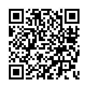 胡子茬最后一句是冲房间里所有其他贵宾说的二维码生成