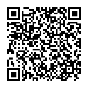 腊肉大清早挑完水回来就端着装灰的簸箕从外面一直把炉灰倒进了家里二维码生成