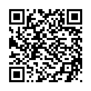 自然而然地让他的脖颈呈现着一个弧度二维码生成