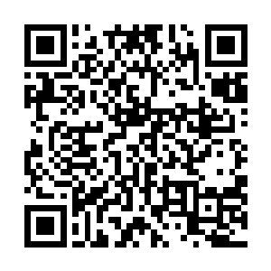 至于最后的一块灰sè的石头则是龙傲天尊本使用的圣元石二维码生成