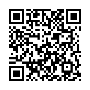 至少这个傻逼孩子身上还穿着厚厚的棉衣呢二维码生成