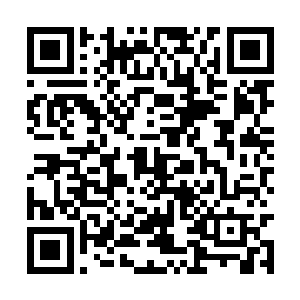 船舶之上挂着的宫灯因为忽如其来的重力摇曳不止二维码生成