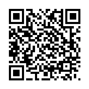 艾利对维拉德微微躬了躬身表示感谢二维码生成