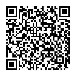 艾米丽引以为傲的容貌完全没法与精灵般纯净空灵的罗密欧相提并论二维码生成