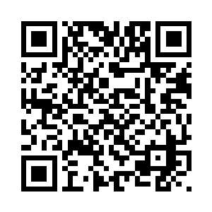 苏佳怡将这些东西全部抱到后院去二维码生成