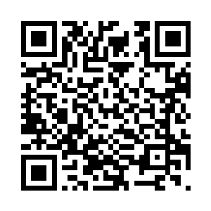 苏凡在犹豫要不要帮她换上一条新的二维码生成