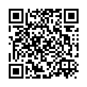 苏落抓着黑面馍馍就着咸菜往嘴里塞二维码生成