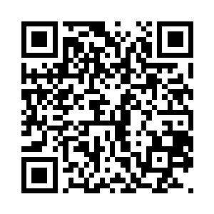 若女生穿的是短袖t恤衫或是无袖衫的时候二维码生成