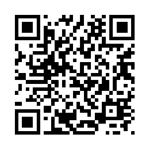 英俊男子口中念出一段复杂的咒语二维码生成