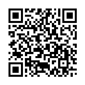 范德萨在地上扭头看向身后的球门二维码生成