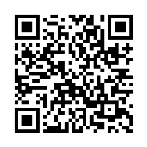 莫小鱼坐在沙发上好整以暇的在等待着她了二维码生成