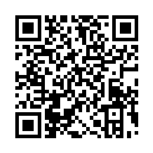 菲文斯手中的长矛对着纳甲土尸刺了过去二维码生成