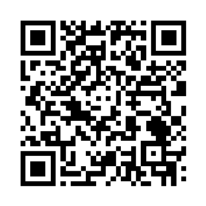 萧碧云和柳丁不避忌的都挽着一只胳膊二维码生成