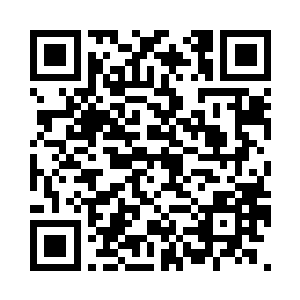 蓝灵俏脸之上盛开的桃花越来越红润二维码生成