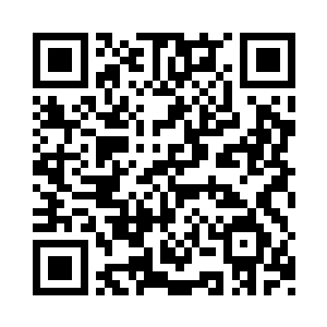 蔡晓透过氤氲热气看着女儿有些朦胧的脸庞二维码生成