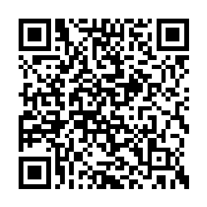 虹彩衣还是赶紧和一旁的虹云妮传音说了说此事二维码生成