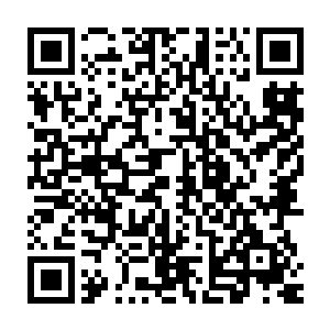 虽然已经有充分的心理准备的老包一下子就面如土色蹬蹬蹬的后退几步二维码生成