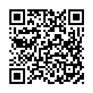 虽然胸部平平却也是一个十分可人的小美人二维码生成