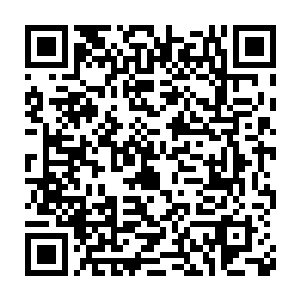 虽然闫卓君不知道苏落是如何在没有接触到她身体的情况下下毒的二维码生成