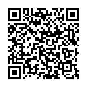 行走在霜雪城的大街上准备去采购些原料的时候二维码生成