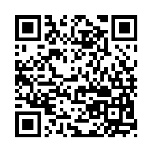 被忽然出现的一大批人围住还是有些吃惊的二维码生成