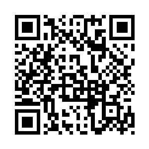 被瞪的家伙却不以为然的勾了勾唇二维码生成
