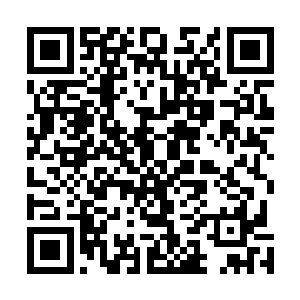 被离歌拖起来的风醉心看着那汉子痴痴呆呆得坐在院子里二维码生成