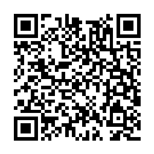 被那衙役的突然闯进给惊得不小心把字都给写坏了二维码生成