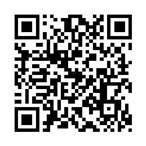 要是她在家她一定不会和自己的爸爸浪费表情二维码生成