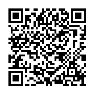 见到有一个四人巡逻小队提着气死风灯夜巡而来二维码生成