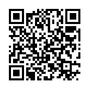 见樱樱一直盯着自己手上的玉扳指看二维码生成