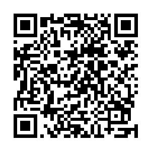 见着一脸凝重的迟浩领着一个个荷枪实弹的警察冲了进来二维码生成