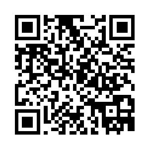 见野狼帮众的身上都有着防护性的白光二维码生成