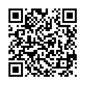 言罢就拉着顾老爷子两个人出去散步了二维码生成