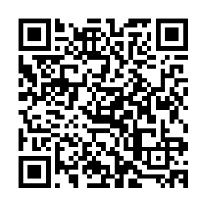 让人看上去一下子觉得亲和了很多……雷冽抬手看了一下时间二维码生成